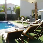 Oasis By Ezoria Villa *