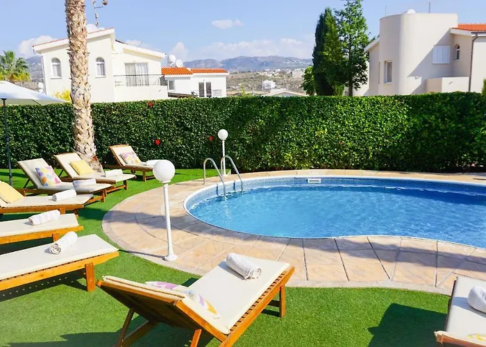 Oasis By Ezoria Vilă *