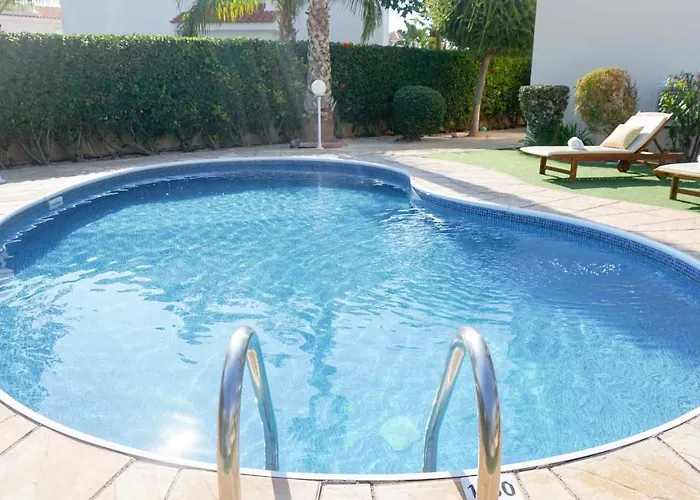 Oasis By Ezoria Vilă *